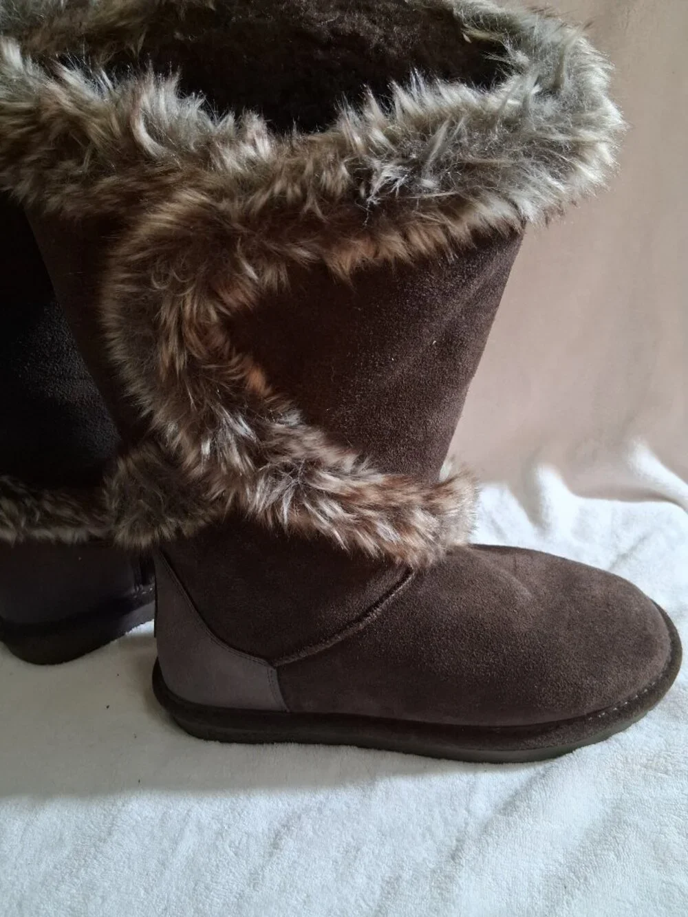 Woman's nwt size 7 Bearpaw Sheila tall winter boots